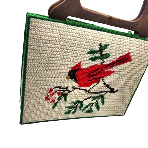Embroidered Cardinal Handbag Cluch‎ - Picture 2 of 8
